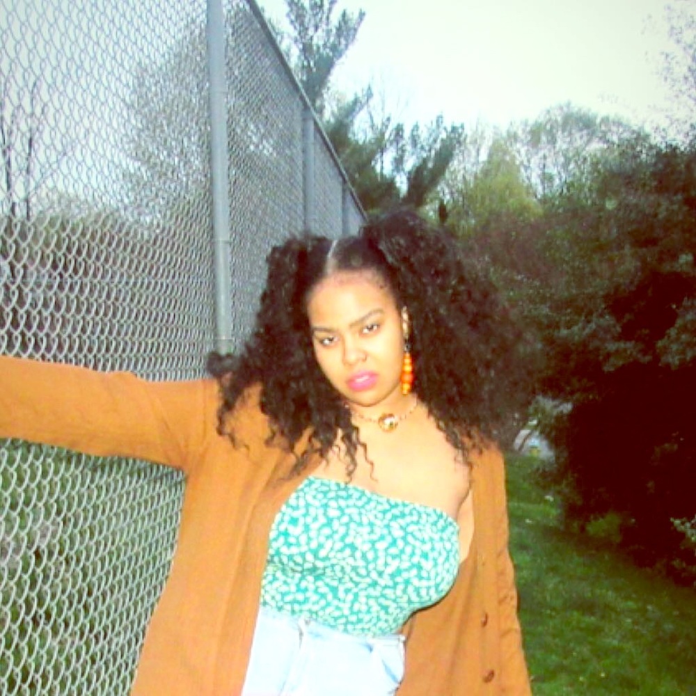 Meet your Posher, Deeva